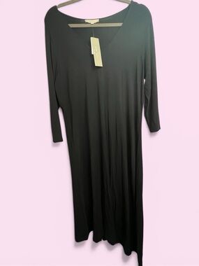 NEW! Joan Vass Black Long Sleeve V-Neck Maxi Dress